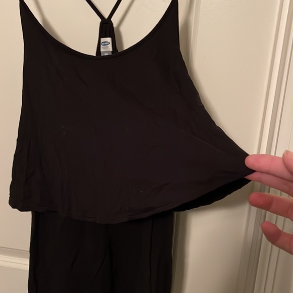 Black ruffle tank top - Picture 3 of 5